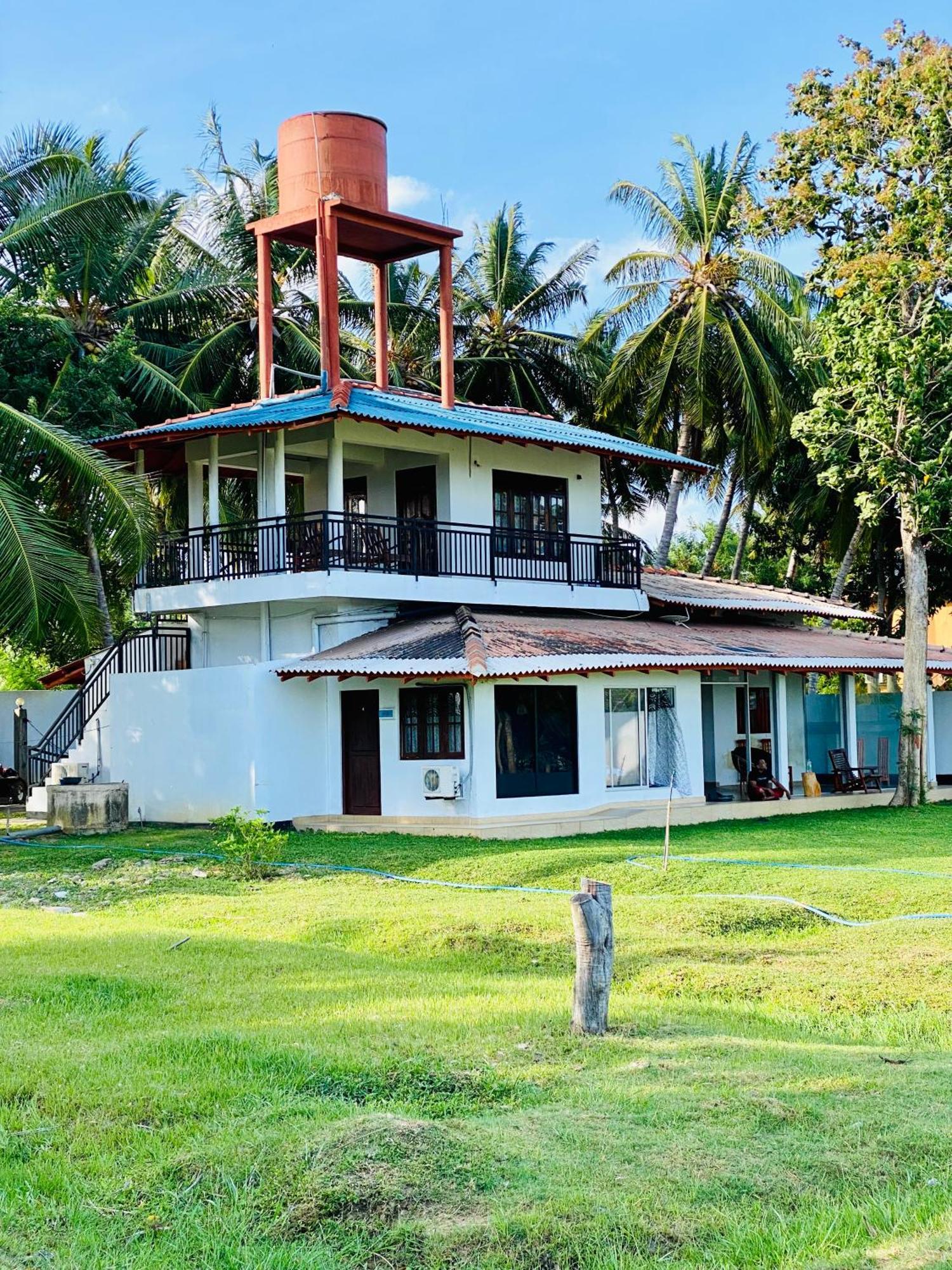 Lake View Cottage Tissamaharama Extérieur photo