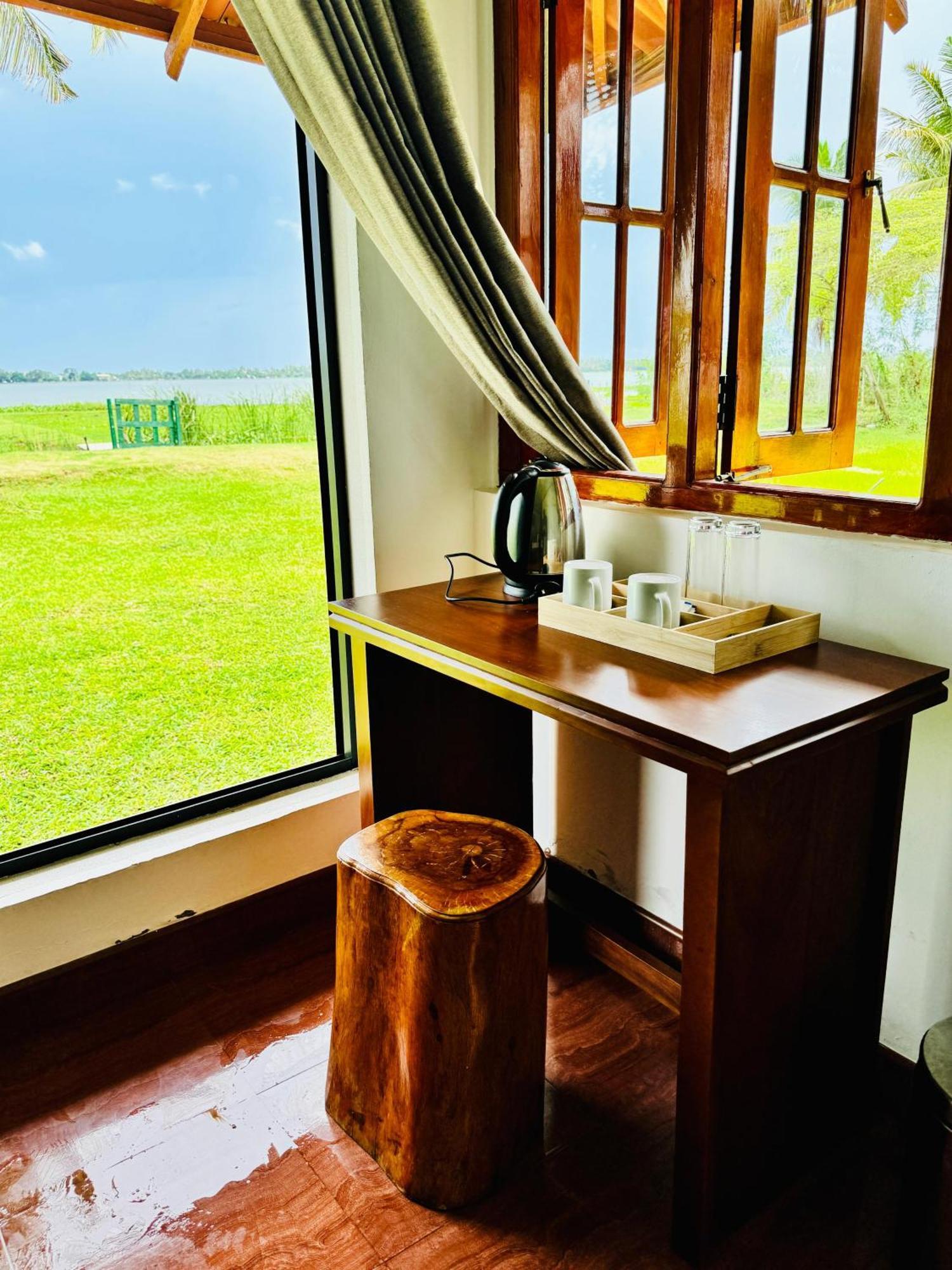 Lake View Cottage Tissamaharama Extérieur photo